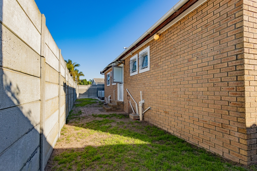 2 Bedroom Property for Sale in Oakglen Western Cape